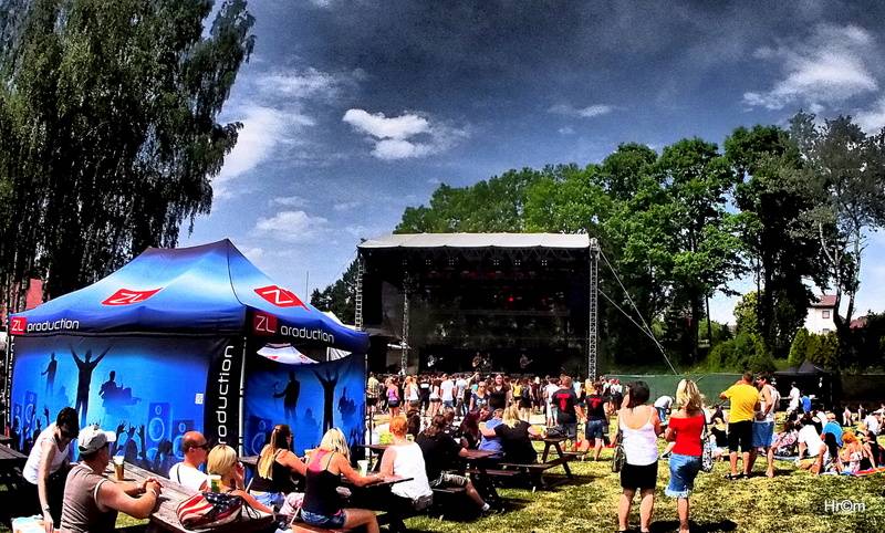 Rychtář fest: Mirai Navrátil plaval mezi diváky, Ivan Mládek připomněl nestárnoucí hity