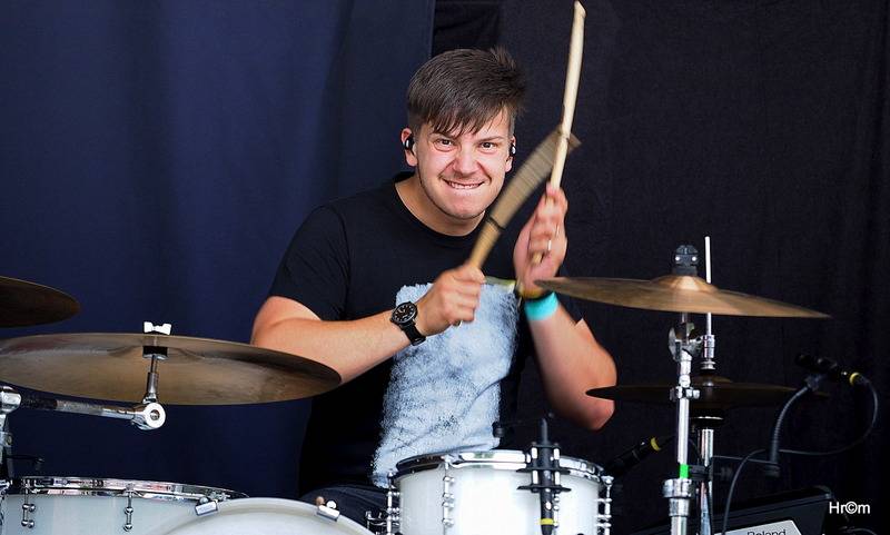 Rychtář fest: Mirai Navrátil plaval mezi diváky, Ivan Mládek připomněl nestárnoucí hity