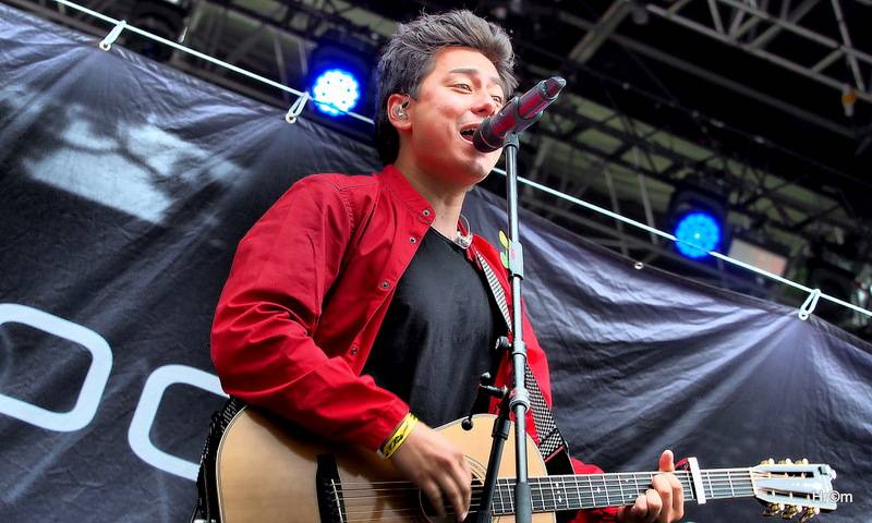 Rychtář fest: Mirai Navrátil plaval mezi diváky, Ivan Mládek připomněl nestárnoucí hity