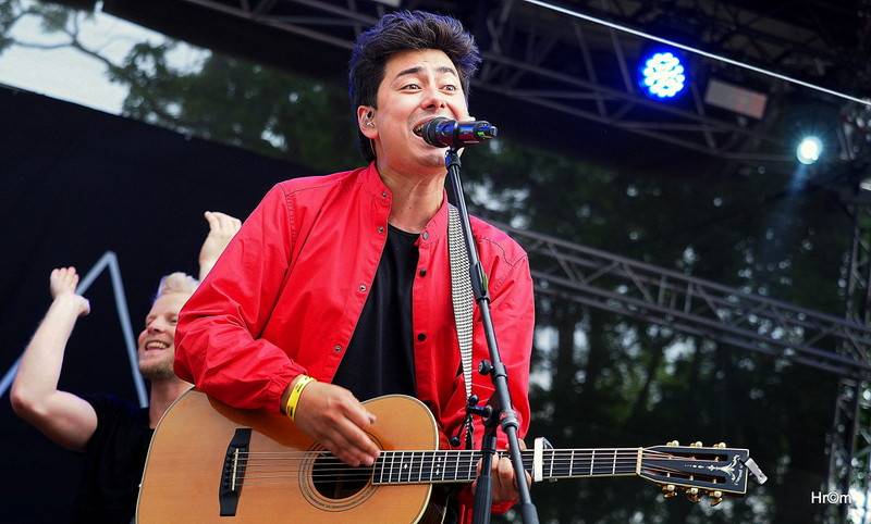 Rychtář fest: Mirai Navrátil plaval mezi diváky, Ivan Mládek připomněl nestárnoucí hity