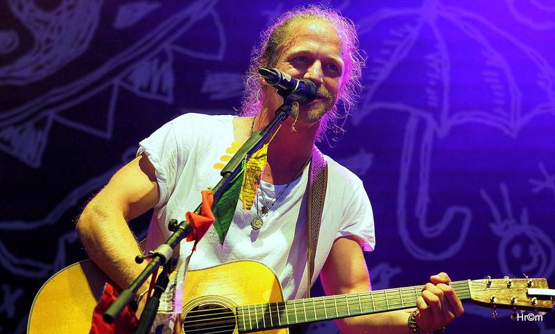 Rychtář fest: Mirai Navrátil plaval mezi diváky, Ivan Mládek připomněl nestárnoucí hity