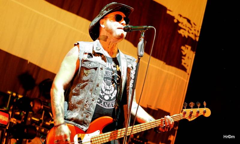 Rychtář fest: Mirai Navrátil plaval mezi diváky, Ivan Mládek připomněl nestárnoucí hity