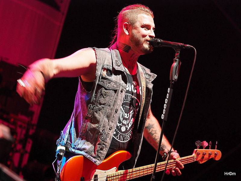 Rychtář fest: Mirai Navrátil plaval mezi diváky, Ivan Mládek připomněl nestárnoucí hity