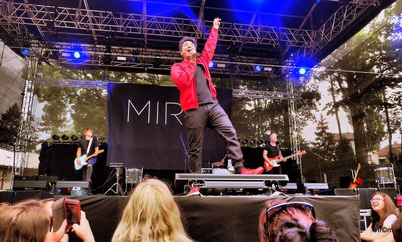 Rychtář fest: Mirai Navrátil plaval mezi diváky, Ivan Mládek připomněl nestárnoucí hity