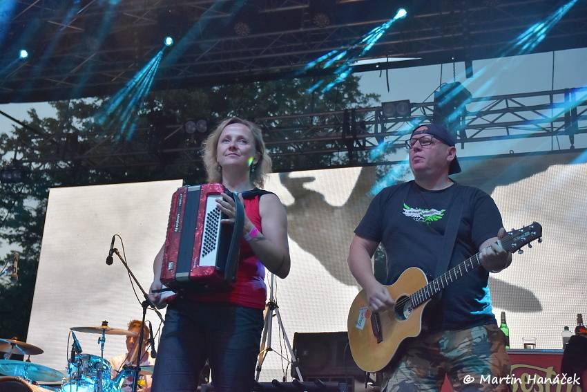 Tři sestry slavili v Plzni Kristova léta. Hráli i E!E nebo Doctor P.P.