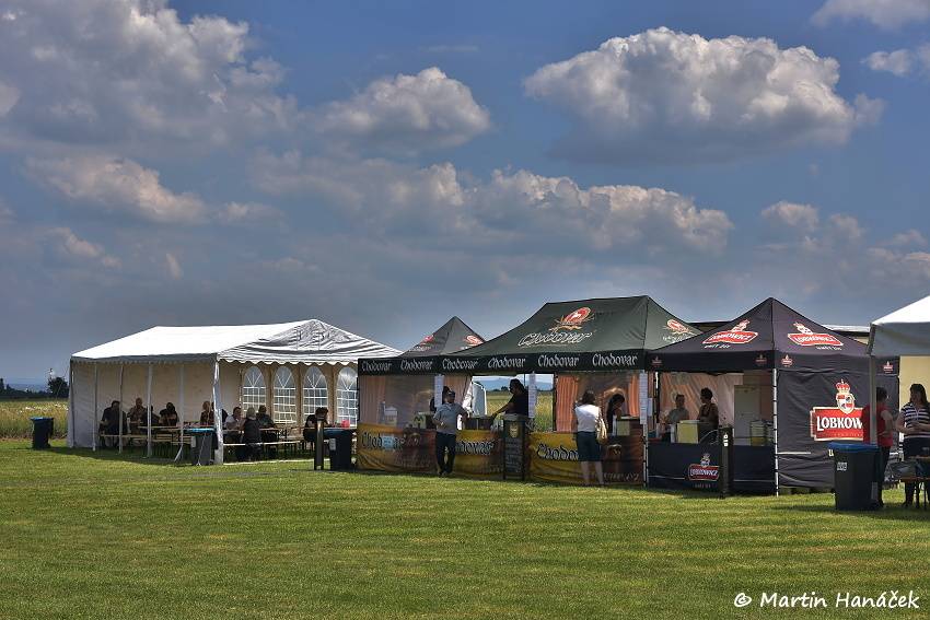 Radovan fest podruhé: Ve Vochově u Plzně zahráli Plexis, Gauneři nebo Queens Of Everything