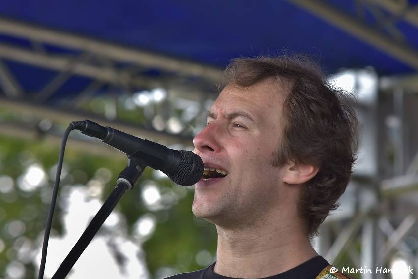 Radovan fest podruhé: Ve Vochově u Plzně zahráli Plexis, Gauneři nebo Queens Of Everything