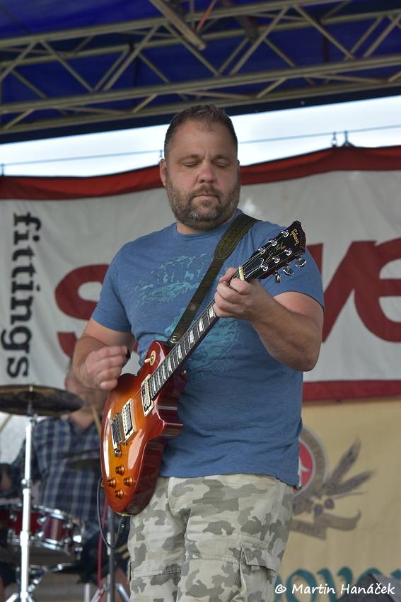 Radovan fest podruhé: Ve Vochově u Plzně zahráli Plexis, Gauneři nebo Queens Of Everything