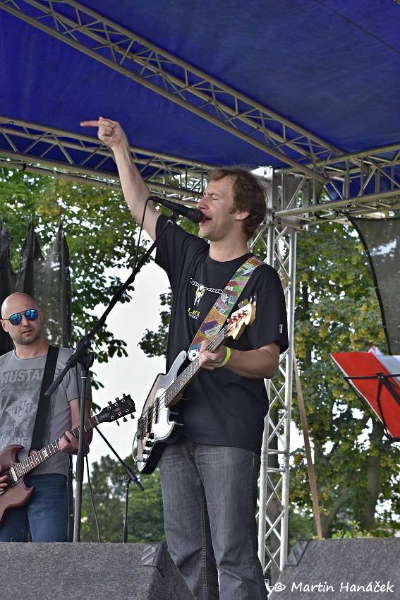 Radovan fest podruhé: Ve Vochově u Plzně zahráli Plexis, Gauneři nebo Queens Of Everything