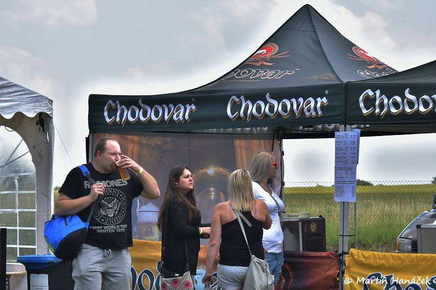 Radovan fest podruhé: Ve Vochově u Plzně zahráli Plexis, Gauneři nebo Queens Of Everything