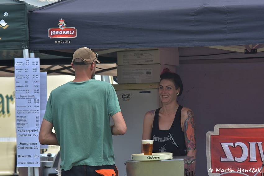 Radovan fest podruhé: Ve Vochově u Plzně zahráli Plexis, Gauneři nebo Queens Of Everything