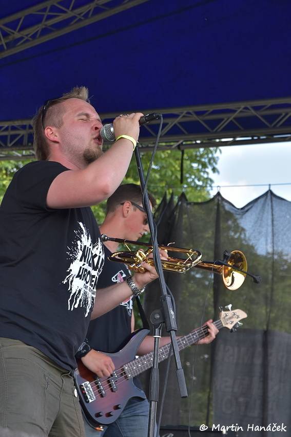 Radovan fest podruhé: Ve Vochově u Plzně zahráli Plexis, Gauneři nebo Queens Of Everything