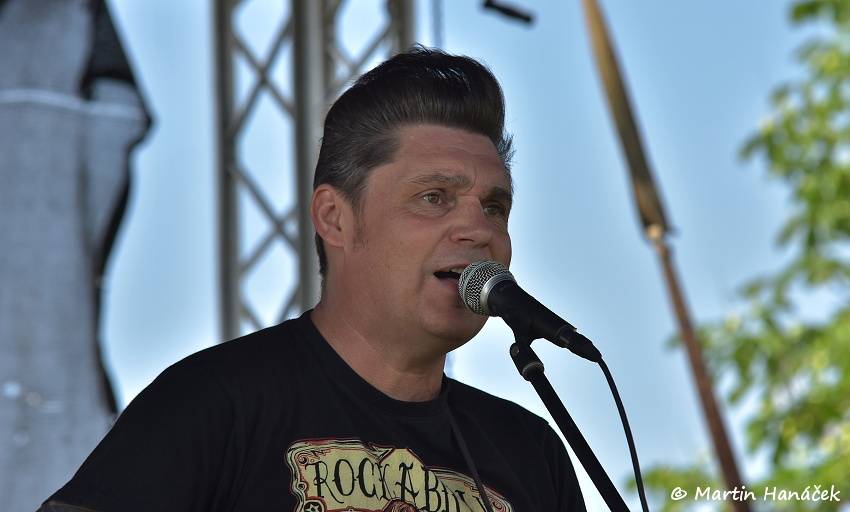 Radovan fest podruhé: Ve Vochově u Plzně zahráli Plexis, Gauneři nebo Queens Of Everything