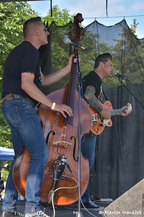 Radovan fest podruhé: Ve Vochově u Plzně zahráli Plexis, Gauneři nebo Queens Of Everything
