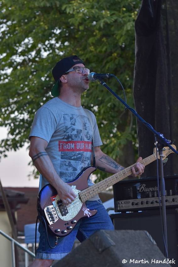 Radovan fest podruhé: Ve Vochově u Plzně zahráli Plexis, Gauneři nebo Queens Of Everything