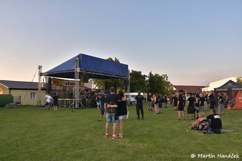 Radovan fest podruhé: Ve Vochově u Plzně zahráli Plexis, Gauneři nebo Queens Of Everything