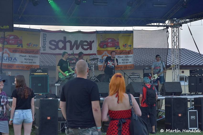 Radovan fest podruhé: Ve Vochově u Plzně zahráli Plexis, Gauneři nebo Queens Of Everything