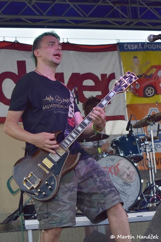 Radovan fest podruhé: Ve Vochově u Plzně zahráli Plexis, Gauneři nebo Queens Of Everything