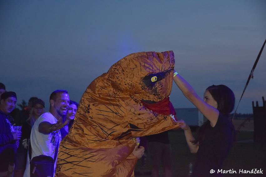 Radovan fest podruhé: Ve Vochově u Plzně zahráli Plexis, Gauneři nebo Queens Of Everything