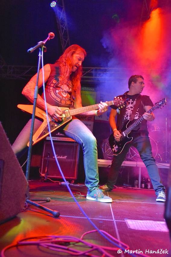 Radovan fest podruhé: Ve Vochově u Plzně zahráli Plexis, Gauneři nebo Queens Of Everything