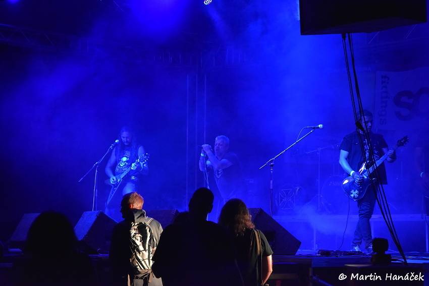 Radovan fest podruhé: Ve Vochově u Plzně zahráli Plexis, Gauneři nebo Queens Of Everything