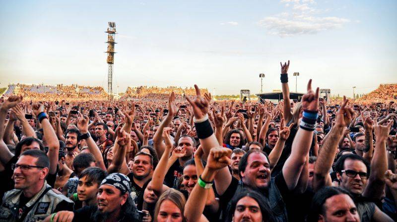 Iron Maiden po dvou letech opět zabouřili v Praze. Na letišti v Letňanech jim aplaudovalo 30 tisíc lidí