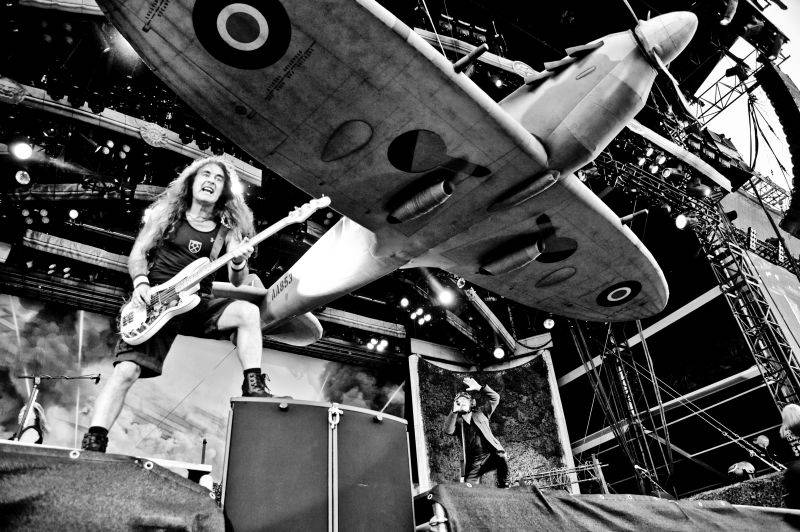 Iron Maiden po dvou letech opět zabouřili v Praze. Na letišti v Letňanech jim aplaudovalo 30 tisíc lidí