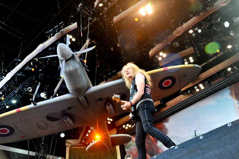 Iron Maiden po dvou letech opět zabouřili v Praze. Na letišti v Letňanech jim aplaudovalo 30 tisíc lidí