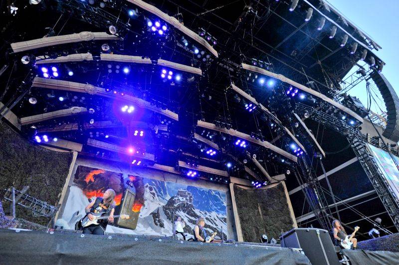 Iron Maiden po dvou letech opět zabouřili v Praze. Na letišti v Letňanech jim aplaudovalo 30 tisíc lidí