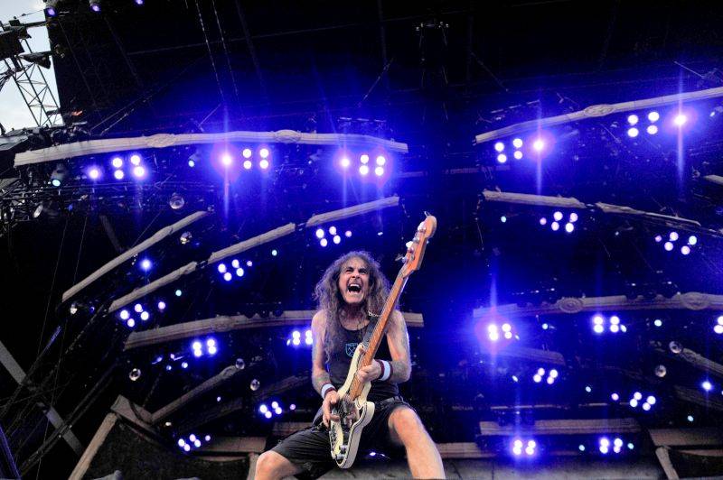 Iron Maiden po dvou letech opět zabouřili v Praze. Na letišti v Letňanech jim aplaudovalo 30 tisíc lidí