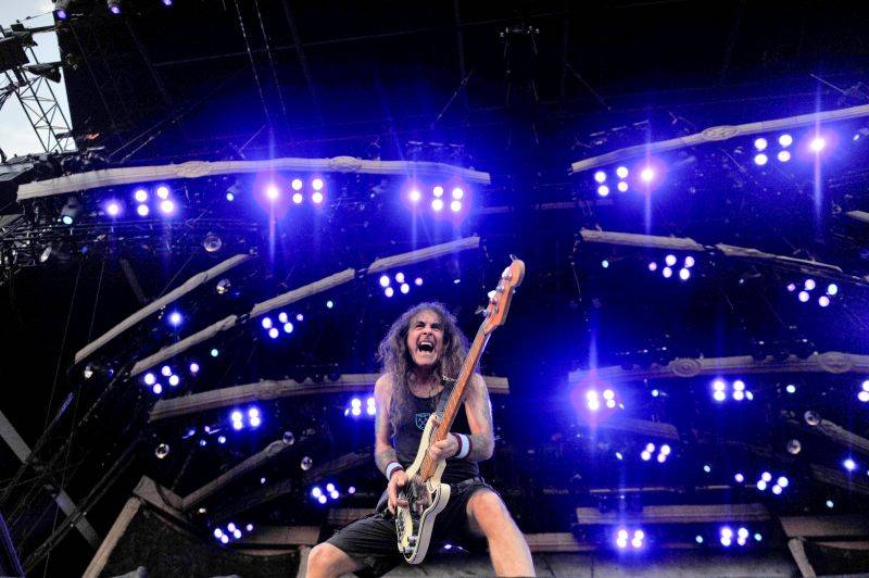 Iron Maiden po dvou letech opět zabouřili v Praze. Na letišti v Letňanech jim aplaudovalo 30 tisíc lidí