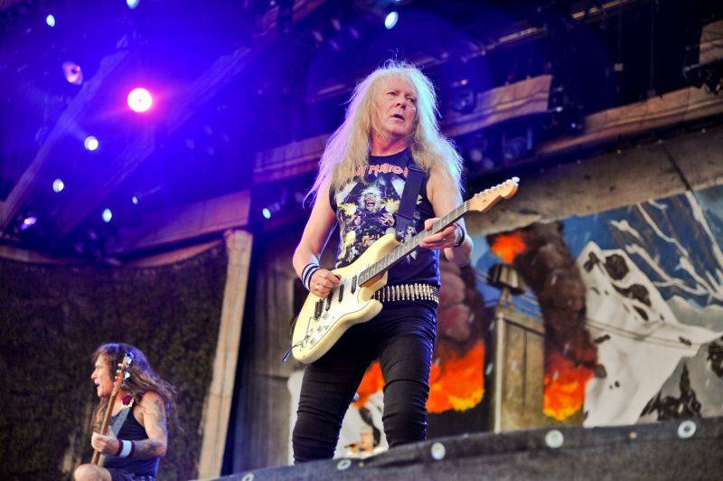 Iron Maiden po dvou letech opět zabouřili v Praze. Na letišti v Letňanech jim aplaudovalo 30 tisíc lidí