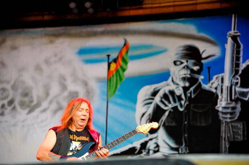 Iron Maiden po dvou letech opět zabouřili v Praze. Na letišti v Letňanech jim aplaudovalo 30 tisíc lidí
