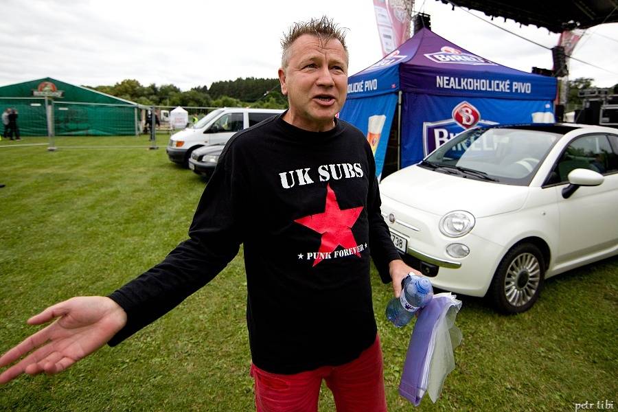 Tři sestry představili v Petrovicích nové písně. Zahráli i Visací zámek nebo Doctor P.P.