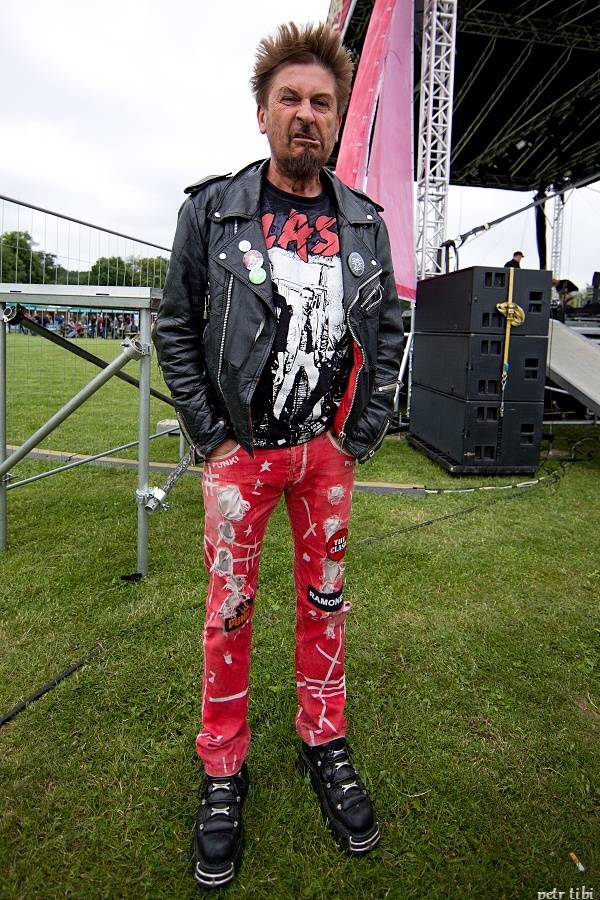 Tři sestry představili v Petrovicích nové písně. Zahráli i Visací zámek nebo Doctor P.P.