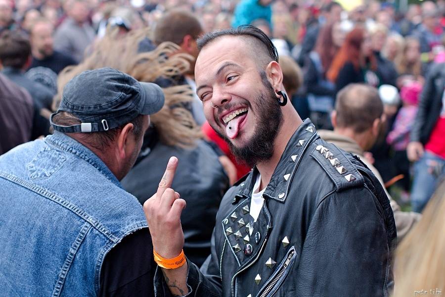 Tři sestry představili v Petrovicích nové písně. Zahráli i Visací zámek nebo Doctor P.P.