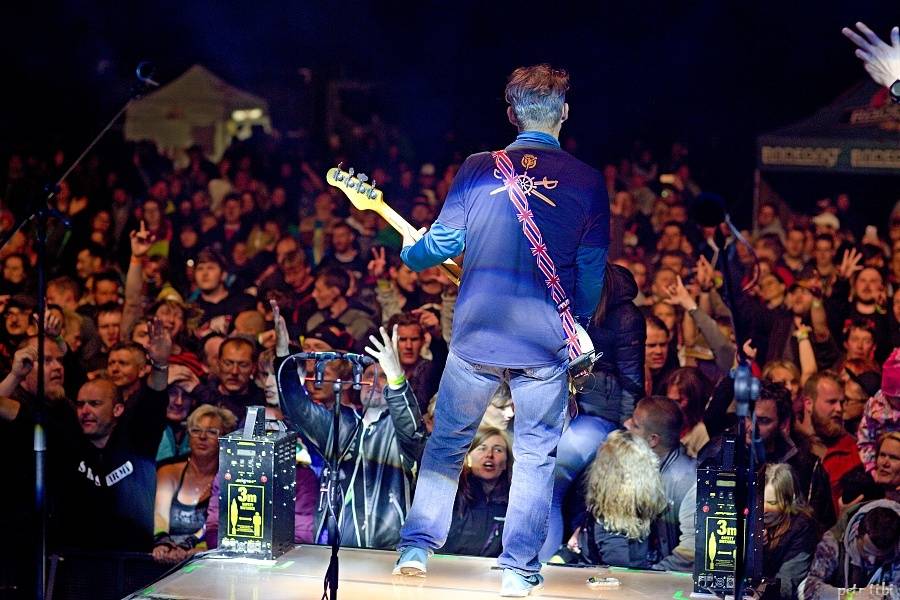 Tři sestry představili v Petrovicích nové písně. Zahráli i Visací zámek nebo Doctor P.P.