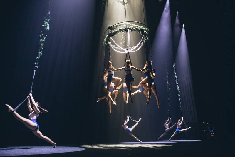 MFF Karlovy Vary odstartoval: Tim Robbins převzal Křišťálový glóbus, orchestr připomněl Miloše Formana