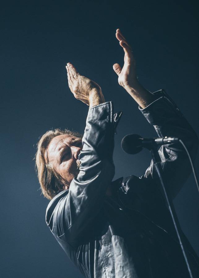 Pearl Jam zasypali O2 arenu nekompromisní smrští grungeových hitů 