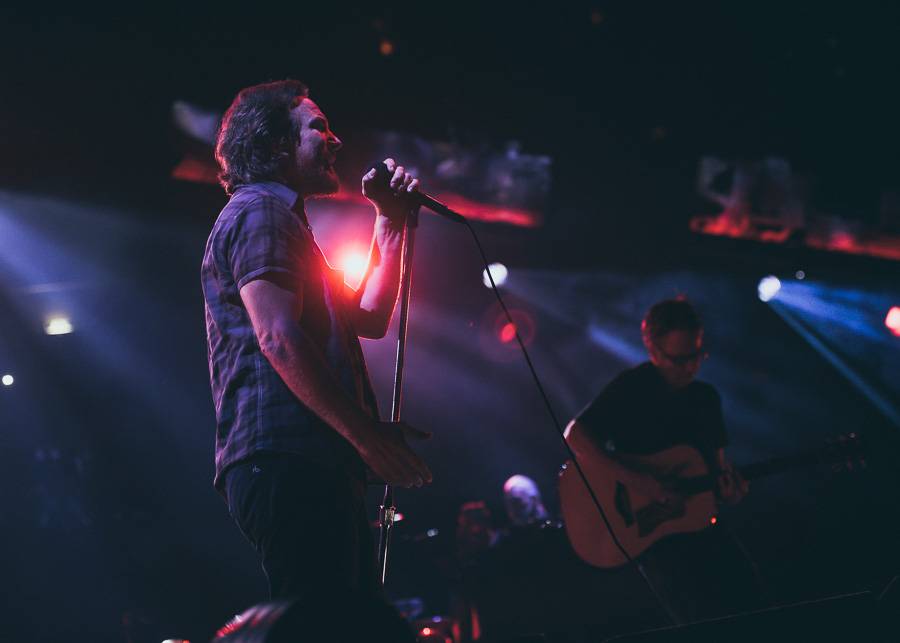 Pearl Jam zasypali O2 arenu nekompromisní smrští grungeových hitů 