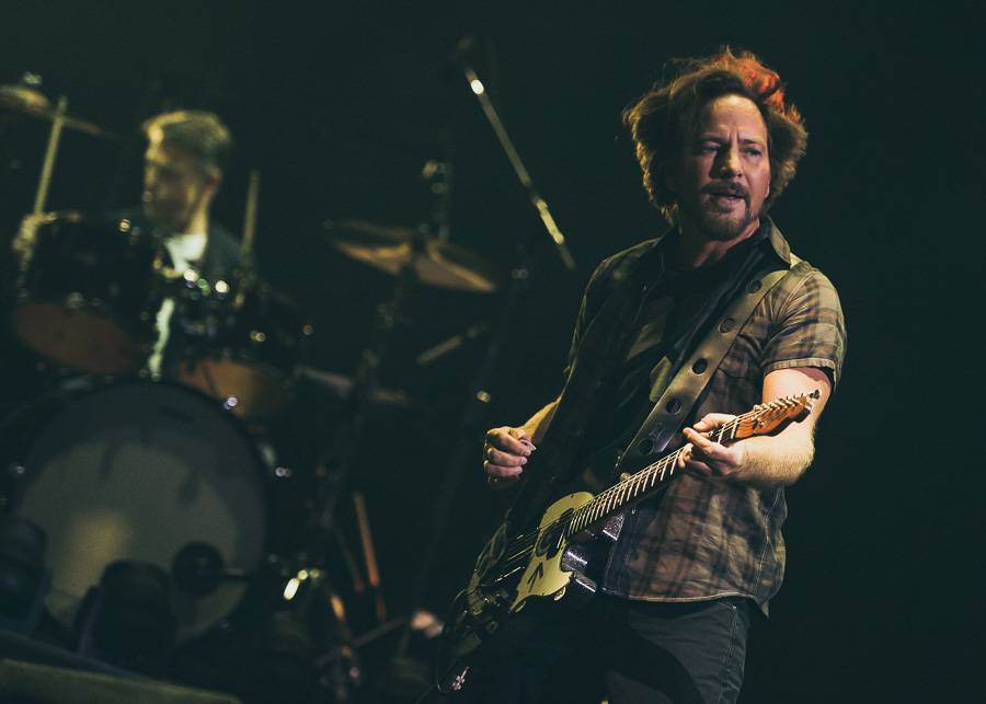 Pearl Jam zasypali O2 arenu nekompromisní smrští grungeových hitů 