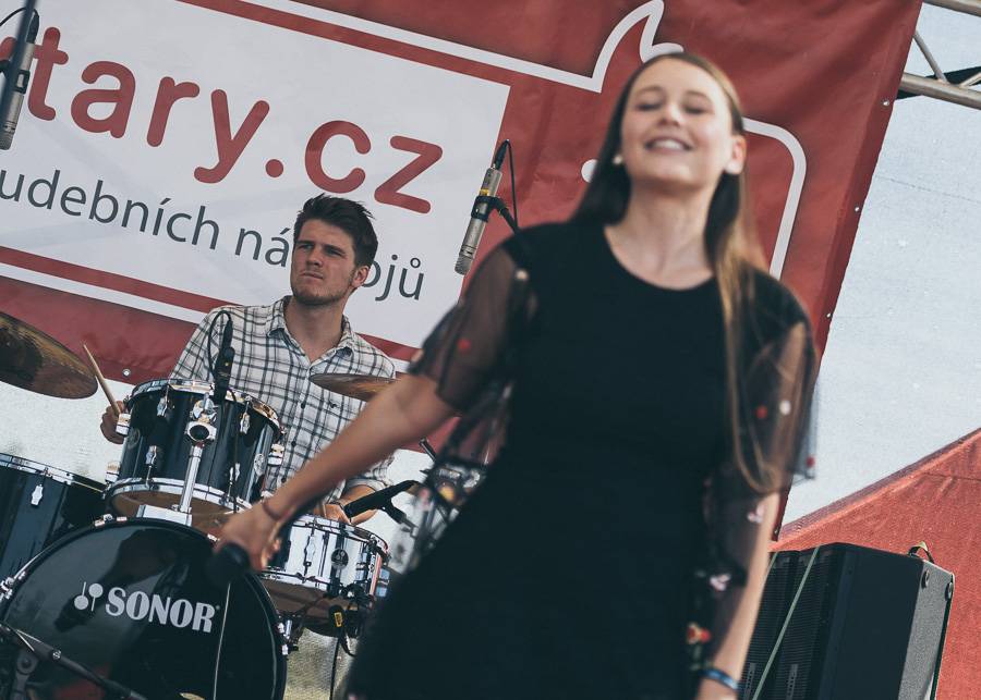 V první den Rock for People vystoupili The Kooks, Enter Shikari nebo The Vaccines