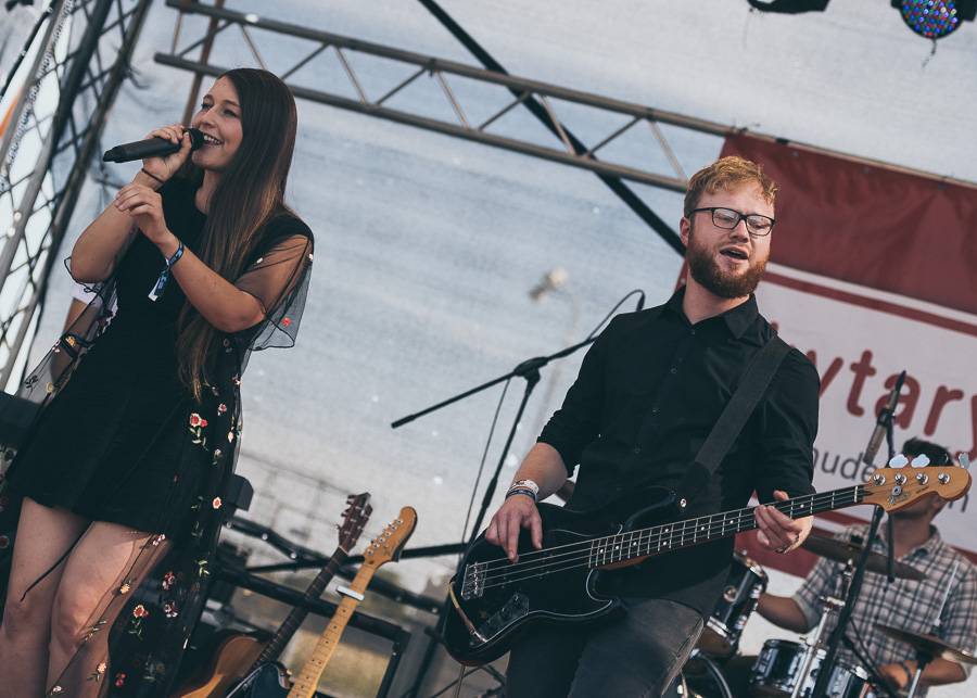 V první den Rock for People vystoupili The Kooks, Enter Shikari nebo The Vaccines