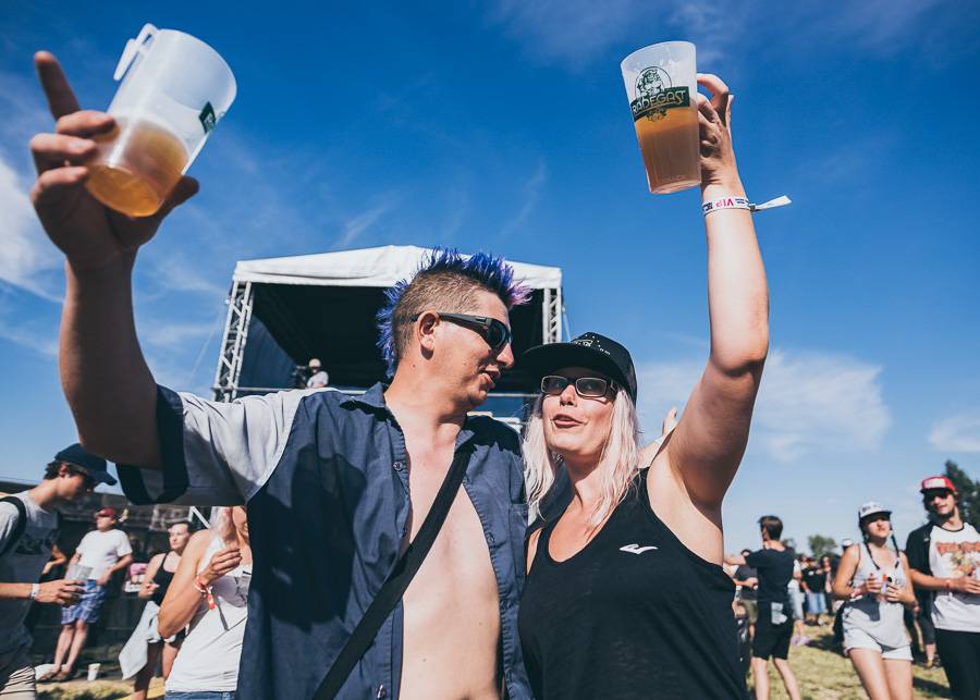 V první den Rock for People vystoupili The Kooks, Enter Shikari nebo The Vaccines