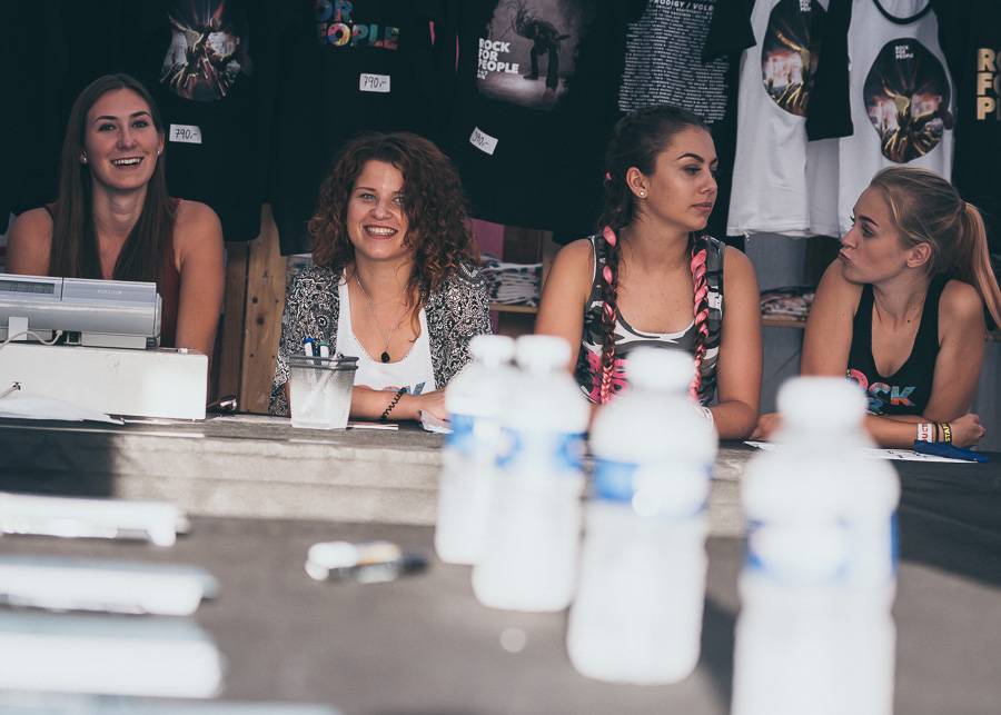 V první den Rock for People vystoupili The Kooks, Enter Shikari nebo The Vaccines