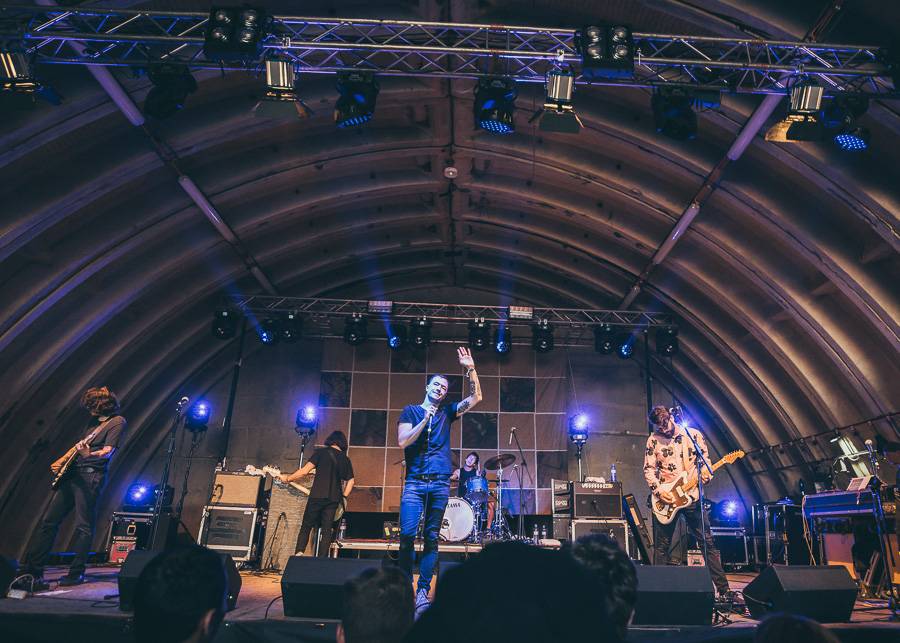 V první den Rock for People vystoupili The Kooks, Enter Shikari nebo The Vaccines