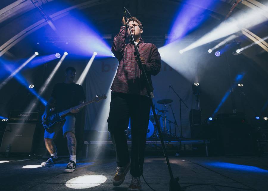 V první den Rock for People vystoupili The Kooks, Enter Shikari nebo The Vaccines