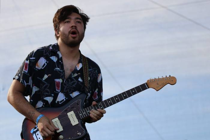 Festival Rock for People se v první den těšil slunečnému počasí, hráli Enter Shikari nebo The Kooks