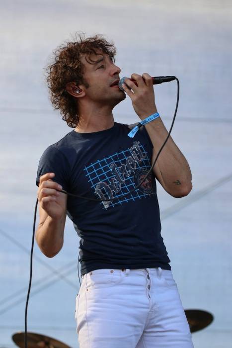 Festival Rock for People se v první den těšil slunečnému počasí, hráli Enter Shikari nebo The Kooks