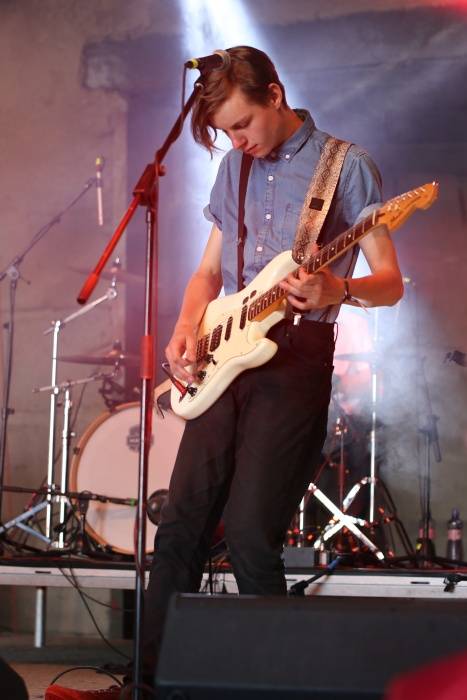 Festival Rock for People se v první den těšil slunečnému počasí, hráli Enter Shikari nebo The Kooks